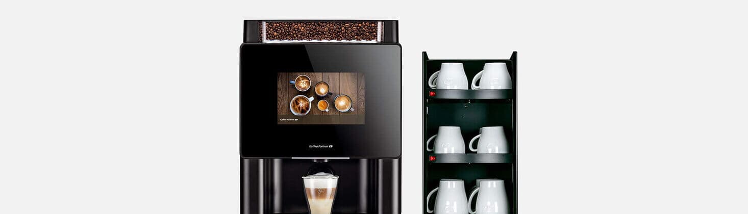 Kaffeeautomat von Kaffee Partner mit Erweiterungsmodulen für aufgewärmte Tassen