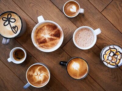 Cappuccino, Espresso, Milchkaffee mit Pflanzendrink - Eine Vielfalt an Kaffeegetränken