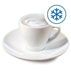 Iced Espresso macchiato in weißer Tasse